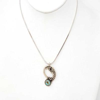 2106	

Vintage Turquoise Sterling Silver Necklace, 11.8g
Weighs Approx 11.8g
Measures Approx 14