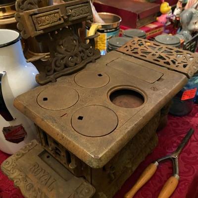 Antique Royal Cast Iron Sample Stove