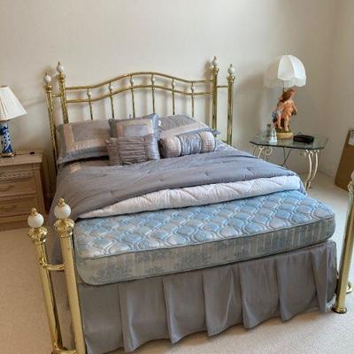 Queen size brass bed