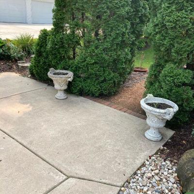 All yard decor is for sale. 