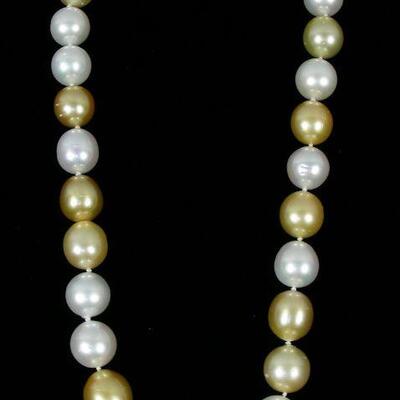 Ladies south sea pearl necklace