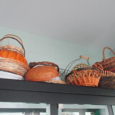 TONS OF BASKETS 