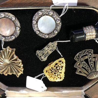 Vintage fur clips 
