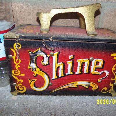 Shoe shine box 