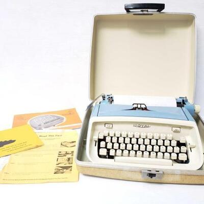 #1420 â€¢ Vintage Royal Portable Typewriter
