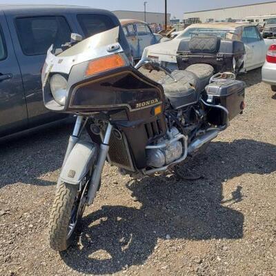 55	

1980 Honda Gold Wing Interstate GL
VIN: SC02-4015488
NO KEYS...
Doc Fee:  $70
Non Op:  $59

NOTE:
Vehicle is on non op, register as...