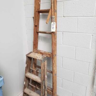 1282	
2 Wooden Ladders
2 Wooden Ladders