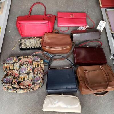 1634	
10 Purses And Clutches
8 Purses And 2 Clutches