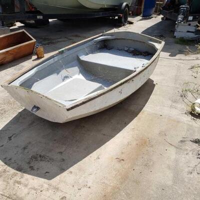 458	
Row boat
Hull #10215 Row Boat Length Approximately 6Ft
NOTE:
VESSEL BEING SOLD ON BILL OF SALE ONLY