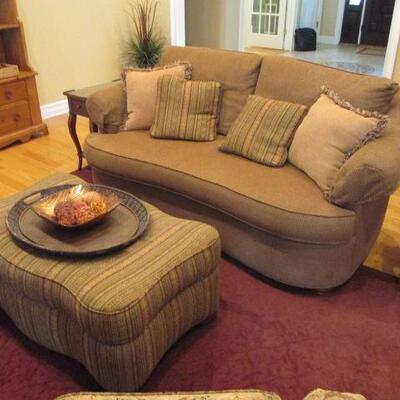 Ethan Allen Living Room Suite ~ Rugs and more  