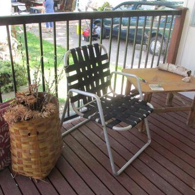 Porch - log table