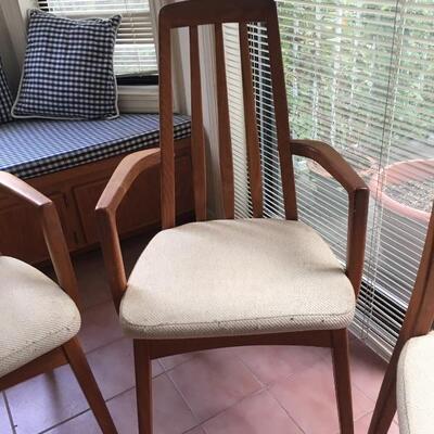 Midcentury dining chairs with table 