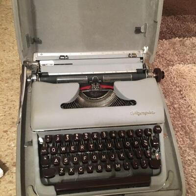 Olympia Typewriter 