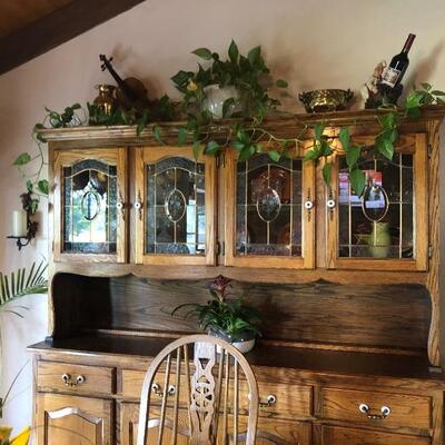 Dining room hutch - perfect 