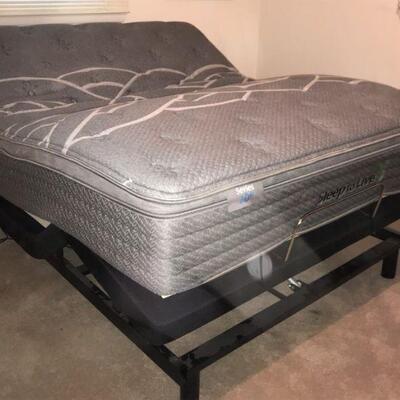 Like New Queen Ease Powerbase Adjustable Bed and Mattress. Ridiculously Comfortable!