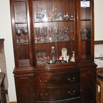 china cabinet   buy it now $ 135.00