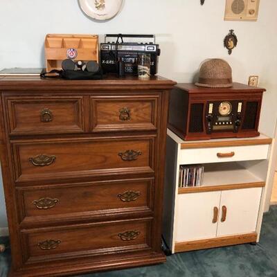 Wood chest of drawers