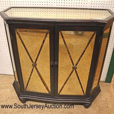 
Lot 523
Painted frame 2 door decorative mirrored contemporary credenza
