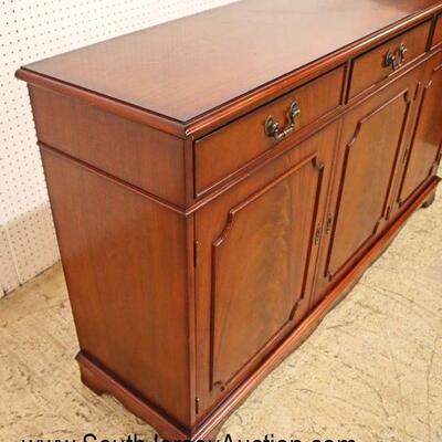 
Lot 510
SOLID mahogany 3 drawer 3 door buffet
