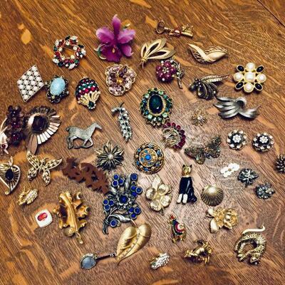 Lot 042-JT1: Vintage Costume Brooches and Pins (#1) 