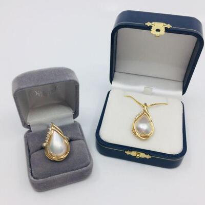 Lot 039-JT1: MabÃ© Pearl and Diamond Ring and Pendant Set 