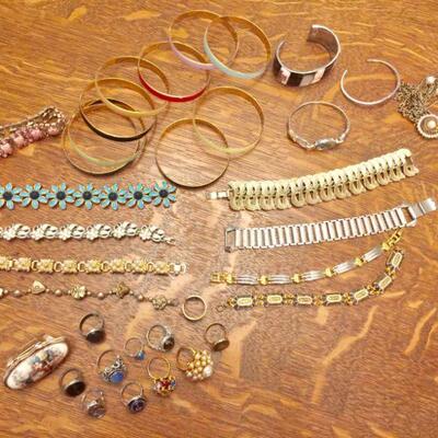 Lot 044-JT1: Vintage Bracelets and Rings 