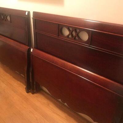 Matching Pair of Antique Mahogany Twin Beds