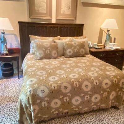 King bed $975