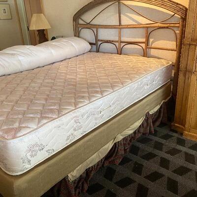 King size bed $625