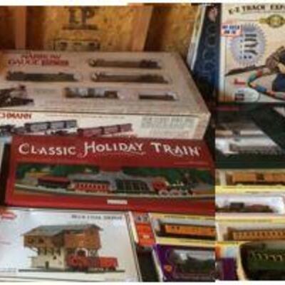Classic Holiday Train set