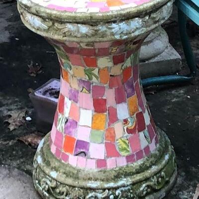 https://www.ebay.com/itm/124375644457	TL0026 Mosaic Pedestal Plant Stand Pickup Only		Buy-It-Now	 $99.99 

