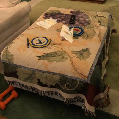 https://www.ebay.com/itm/124377066926	TL0036 Huge Upholstered Ottoman Pickup Only		Buy-It-Now	 $75.00 

