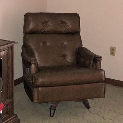 https://www.ebay.com/itm/114467041826	TL0011 Mid Century Modern Occasional Chair Pickup Only		Buy-It-Now	 $99.99 
