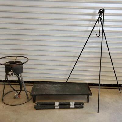 347	

Cowboy Camp Cook Lot
Cook table grill 14 in x 33 in
Stove 22 in x 16 in
Over the fire camp pot holder rack