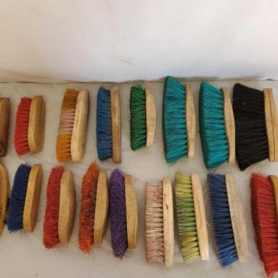 440	

Grooming tools
Brushes-curry combs-hoof picks-mane and tail brushes
Milk crate full of used grooming tools