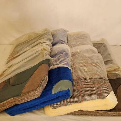 505	

Five New Saddle Pads
5 Brand New Saddle Pads Still In Plastic Wrapping
30" - 1- Navy, 1-Royal Blue,1- Purple/Rust Plaid,...