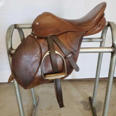 190	

E. Jeffries Sadderlery English Saddle
16" E. Jeffries Saddlery English Saddle.  Goold Co.  Walsall.  Serial # 16377.  English...