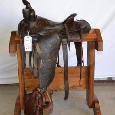 215	

Vintage Western Saddle
14