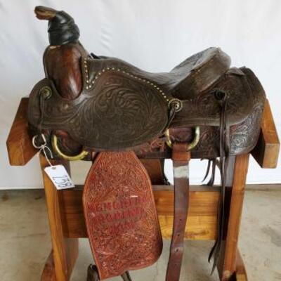 238	

Western Roping Saddle
16
