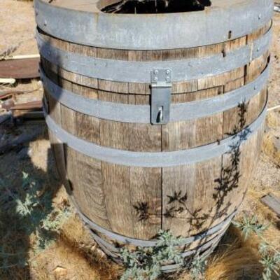 475	

Two Antique Wheel Axles and Barrel
Two Antique Wheel Axles and Barrel
Has lots of antique parts and hardware.  Barrel is in fair shape
