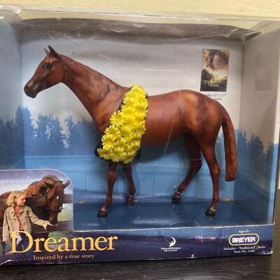 77	

Breyer Collectable Horse "Dreamer" still in Box
Breyer Collectable "Dreamer" still in Box
Has makers mark