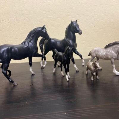 72	

5-Breyer Classic , Stablemate and Mini Whinnies Collectable Horses
5-Breyer Classic , Stablemate and Mini Whinnies Horses
Two...