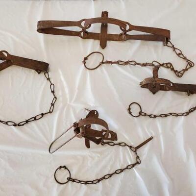 103	

1- Bear Trap and 3- Animal Traps
1- Bear Trap and 3- Animal Traps
Some traps have their makers mark on them
Some Victor Traps