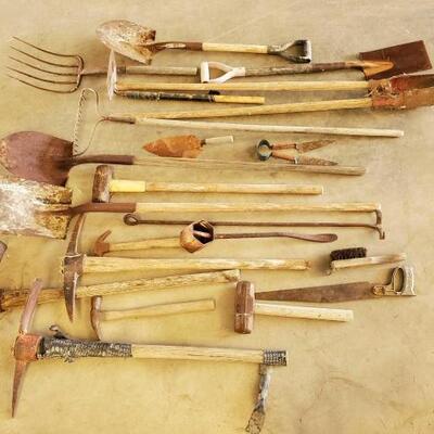 476	

Lots of Different Ranch Tools
Variety of ranch tools - see pictures