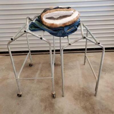 393	

1 Mink Bareback Pad, 1- Professional Choice Nylon Sheet, 1-Rolling Saddle Stand, 1-Saddle Stand
1- Mink Bareback Pad in Fair...