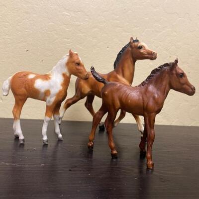 76	

3-Breyer Baby Foals Collectables
3-Breyer Baby Foals Collectables
All has makers marks
All for one money