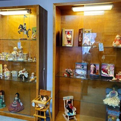 Large light display cases
