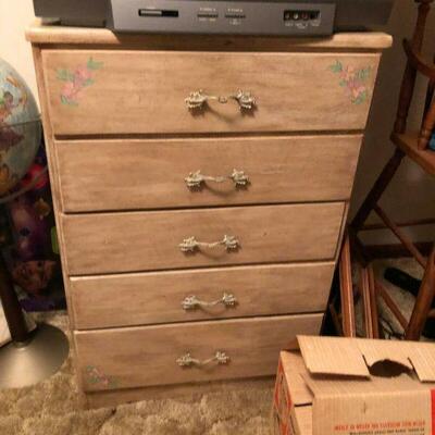 https://www.ebay.com/itm/124389983154	TL0025 Small 5 Drawer Chest Tall Profile Youth Pickup Only		Buy-It-Now	.	 $50.00 
