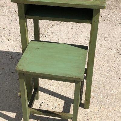 https://www.ebay.com/itm/124377586357	LAR1004: Primitive Americana Children's Writing Table / Desk Pickup Only		 $85.00 	 Buy-It-Now 
