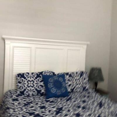 LAR2017	https://www.ebay.com/itm/114472185706	LAR2017 White Modern Queen Size Bed Pickup Only (Headboard, Footboard, rails and slots...